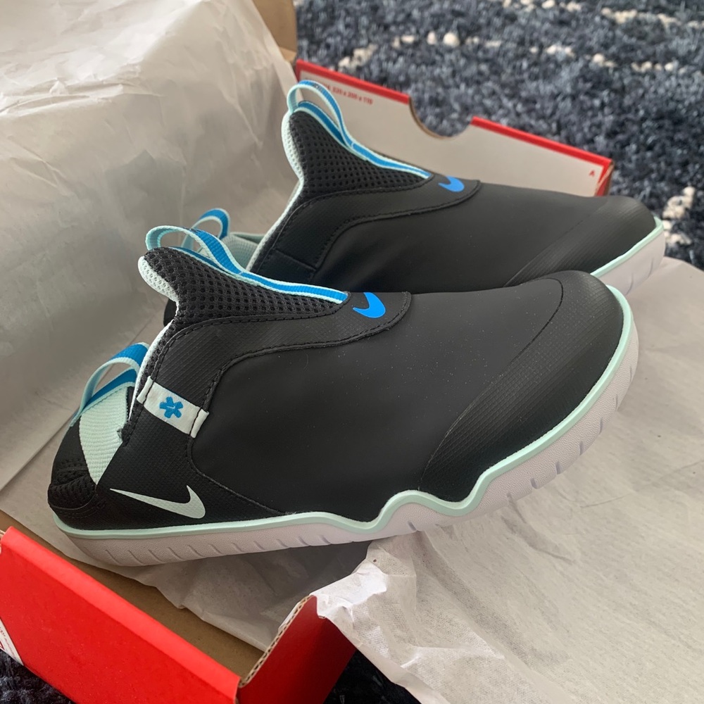 *Brand New* Nike Zoom Pulse